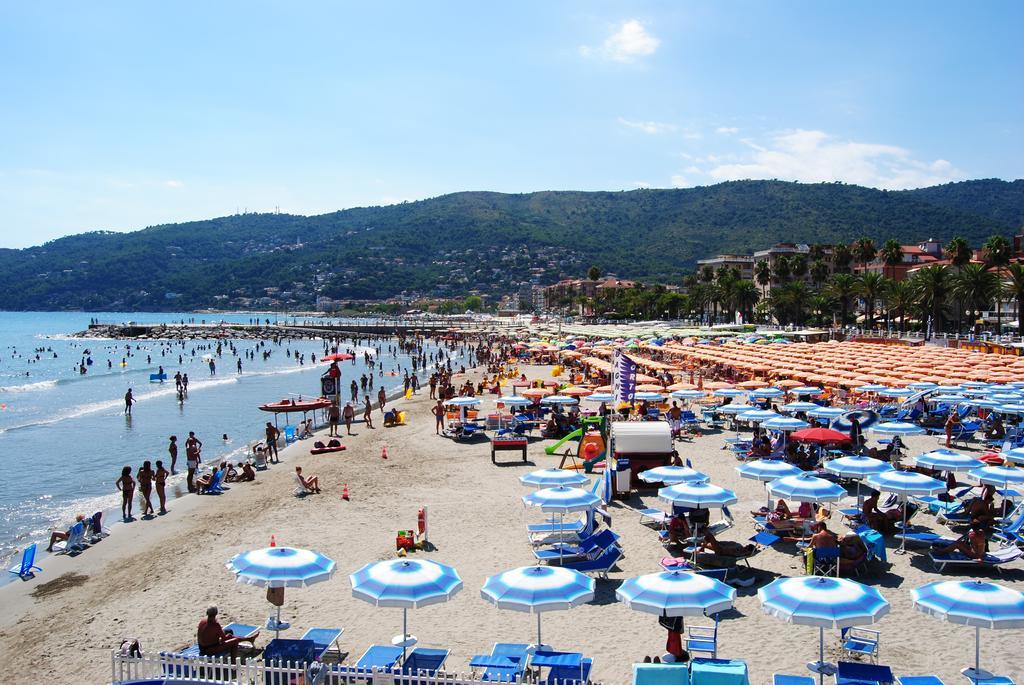 Appartamento Frontemare Marina dʼMarina dʼAndora Bagian luar foto
